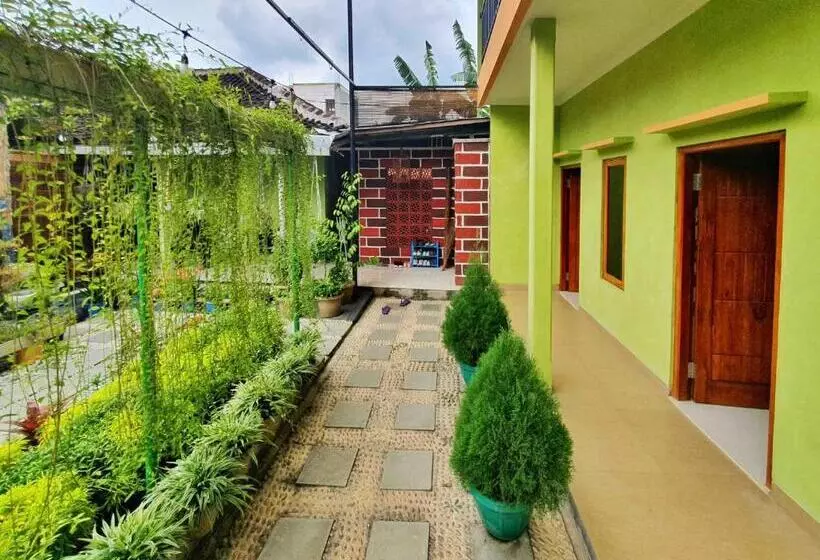 ホテル Graha Adi Karya Syariah Kartasura Redpartner