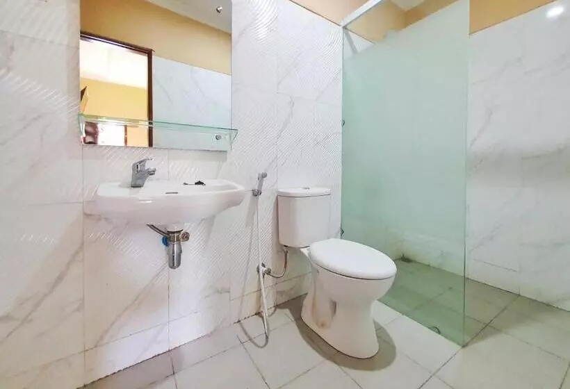 ホテル Graha Adi Karya Syariah Kartasura Redpartner