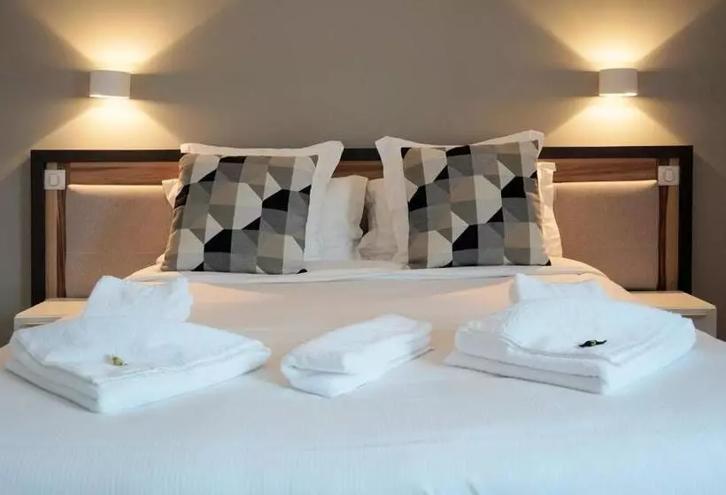 ホテル Logis Hôtel Le Confluent