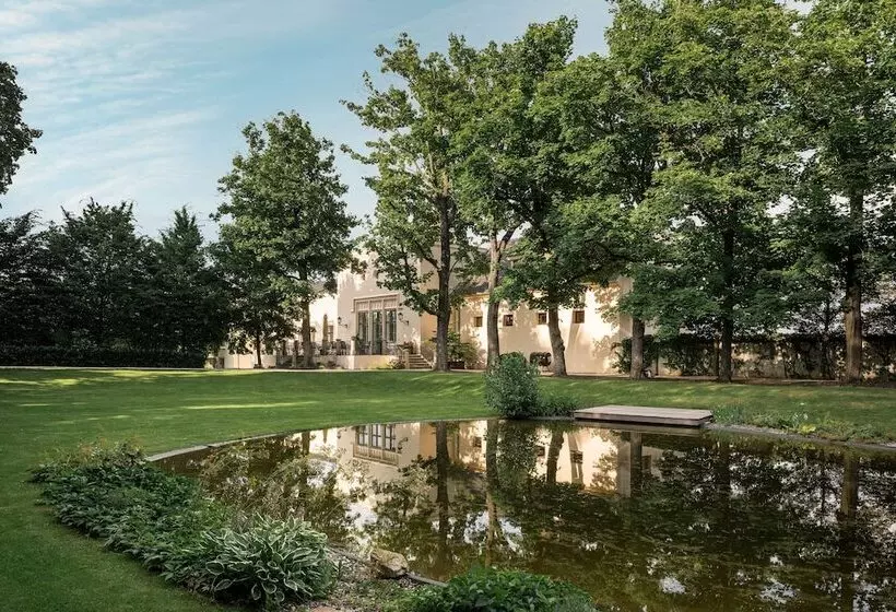 Hotelli & Restaurant Chateau Trnová