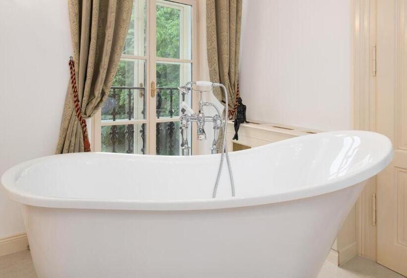 Szálloda & Restaurant Chateau Trnová