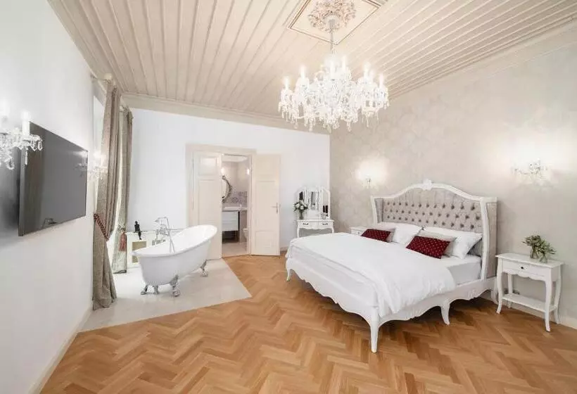 Hotelli & Restaurant Chateau Trnová