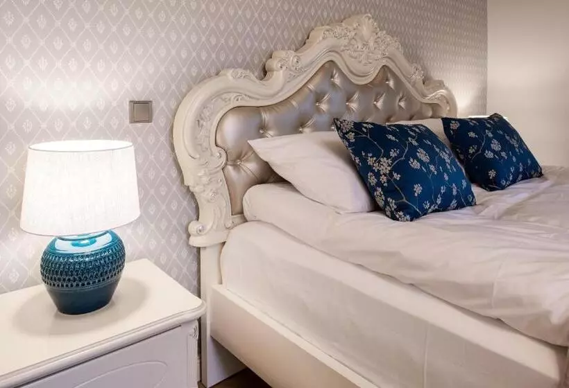 Hotelli & Restaurant Chateau Trnová