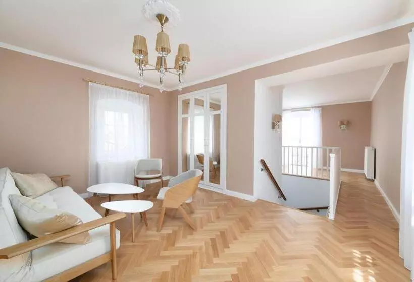 Hotelli & Restaurant Chateau Trnová