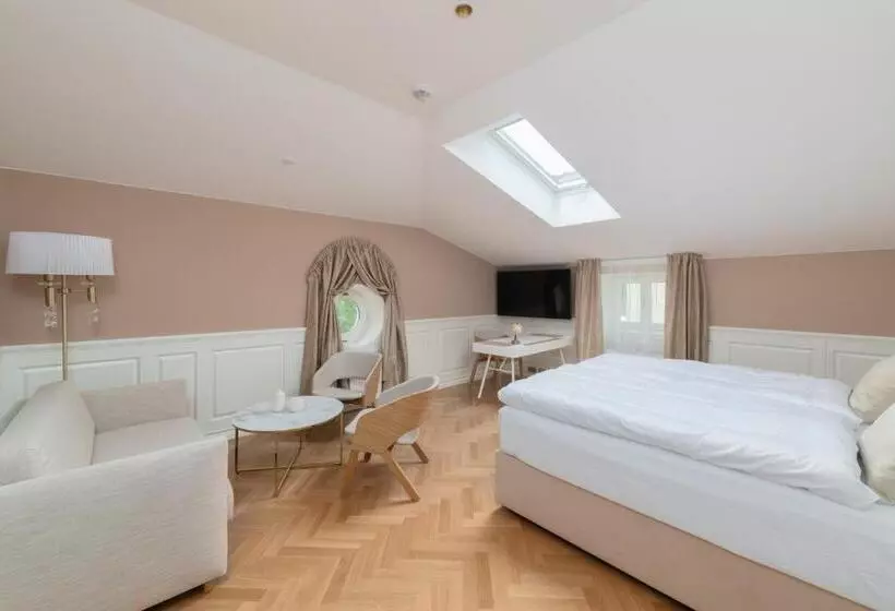 Hotelli & Restaurant Chateau Trnová