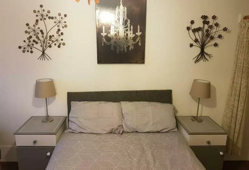 Majatalo Chelford Guesthouse