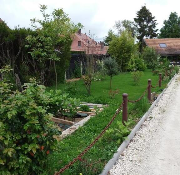 פנסיון Chez Marie Ange Et Clovis