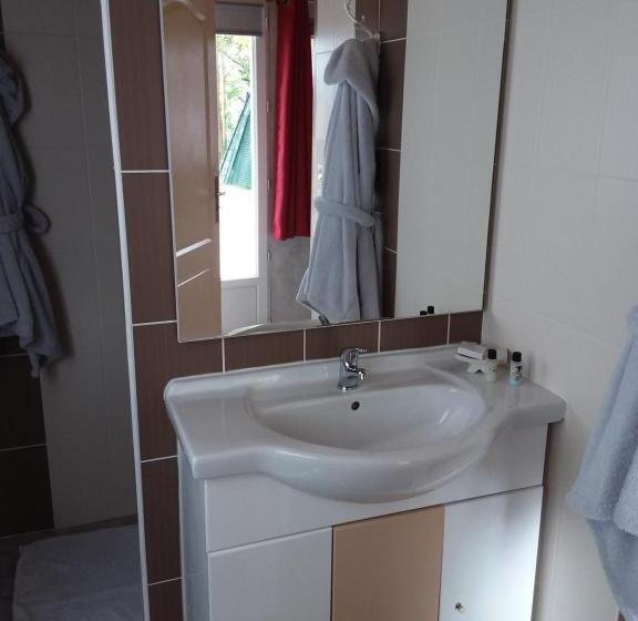 פנסיון Chez Marie Ange Et Clovis