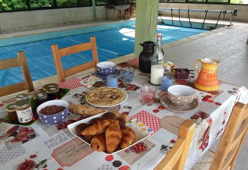 פנסיון Chez Marie Ange Et Clovis