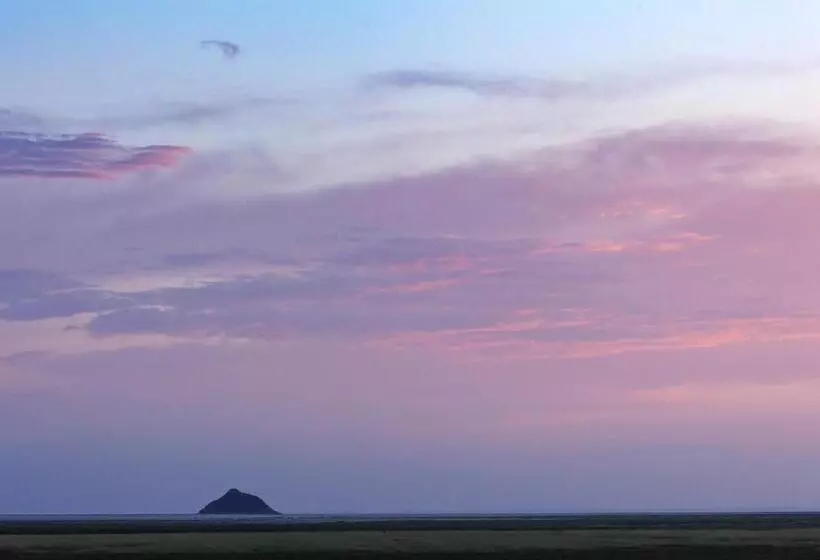 Majatalo Entre Mont St Michel Et Merveille