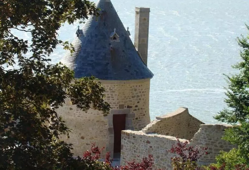 Majatalo Entre Mont St Michel Et Merveille
