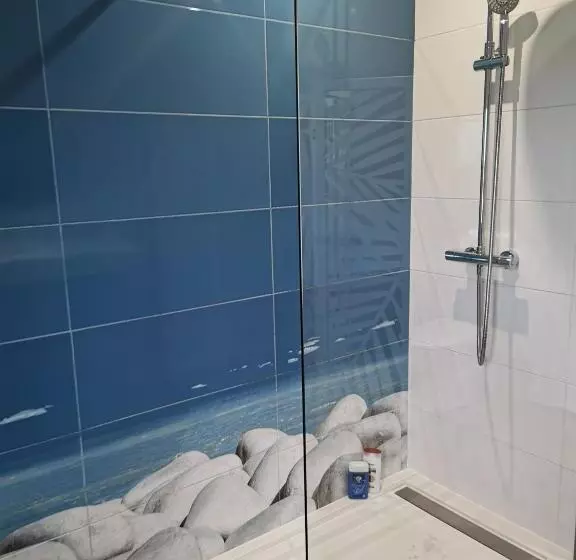 Majatalo Entre Mont St Michel Et Merveille