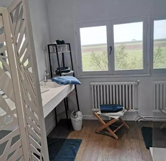 Majatalo Entre Mont St Michel Et Merveille