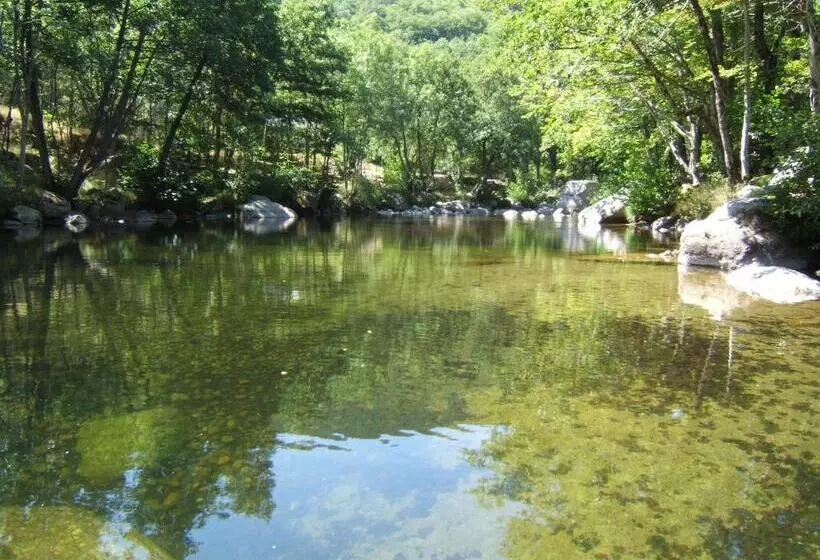 ペンション La Fougeraie Dourbies