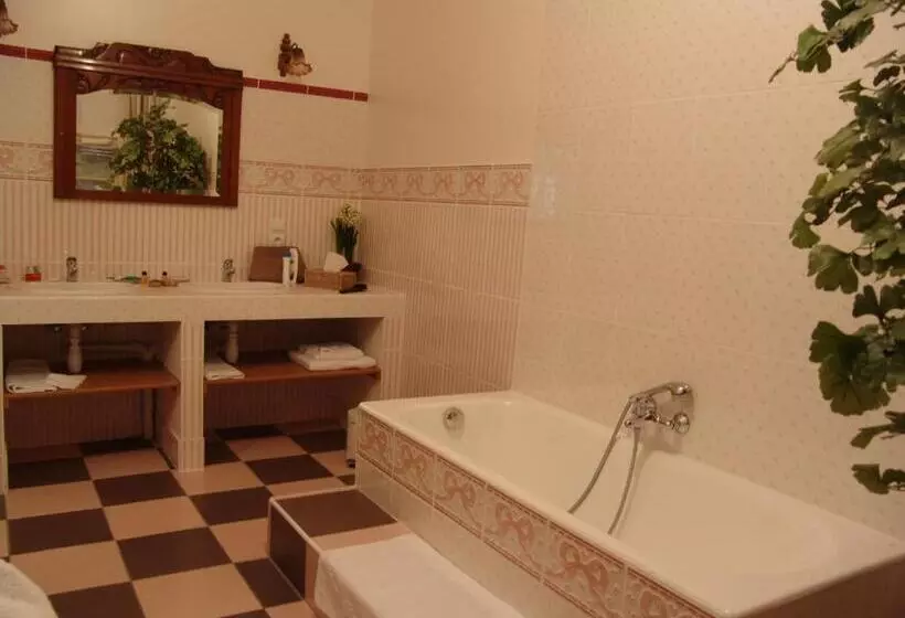 Majatalo Le Domaine De Pomone