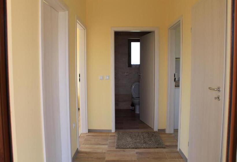 Пансион Malavi Guest House Krasen! Comfort&clean!