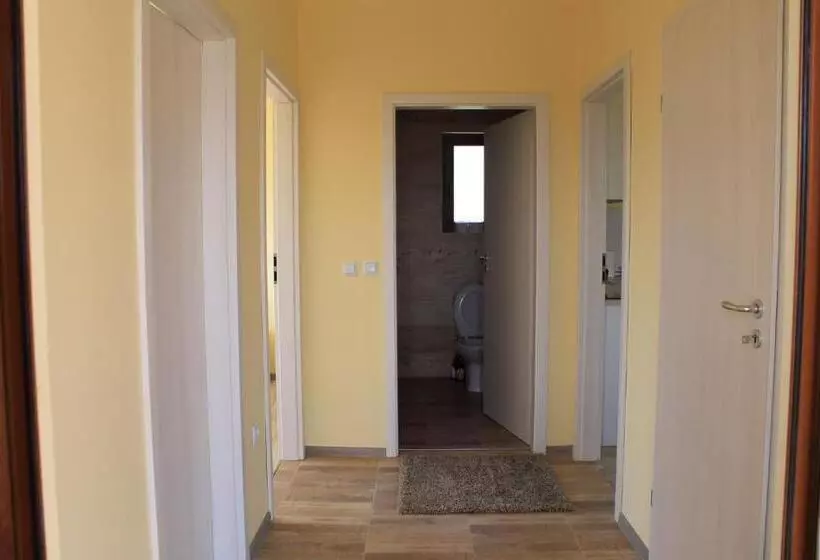 ペンション Malavi Guest House Krasen! Comfort&clean!