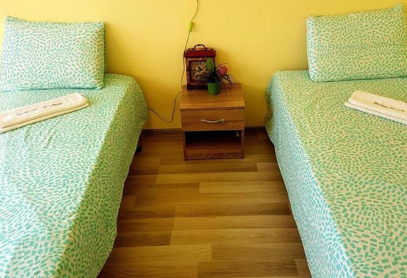 Пансион Malavi Guest House Krasen! Comfort&clean!