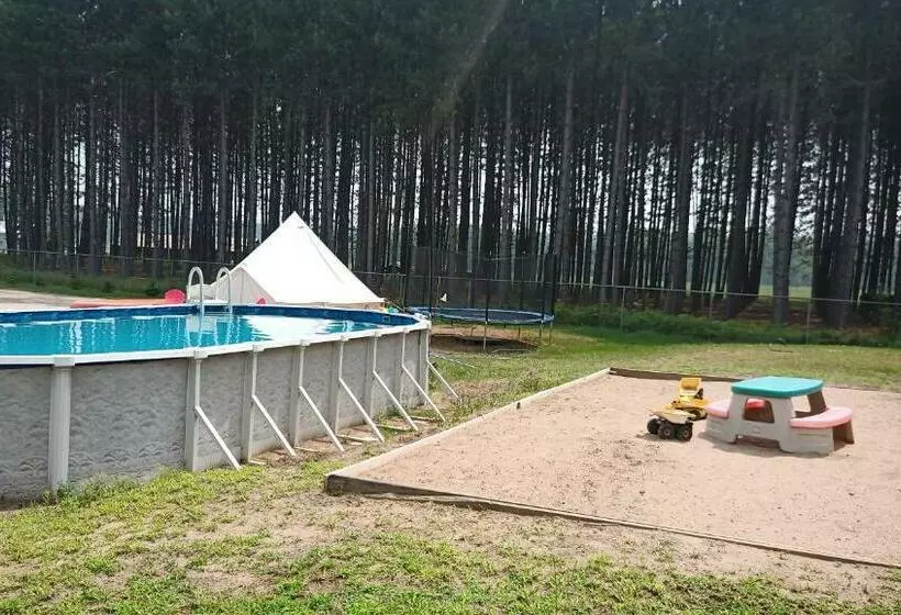 Majatalo Schoolhouse Inn