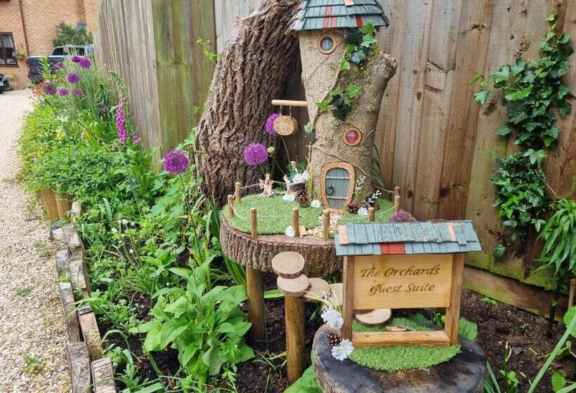 Пансион The Orchards Guest Suite