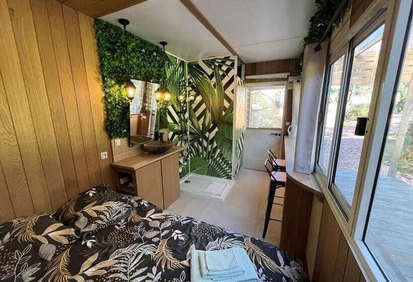 مبيت وإفطار La Cabane Du Champ Du Possible