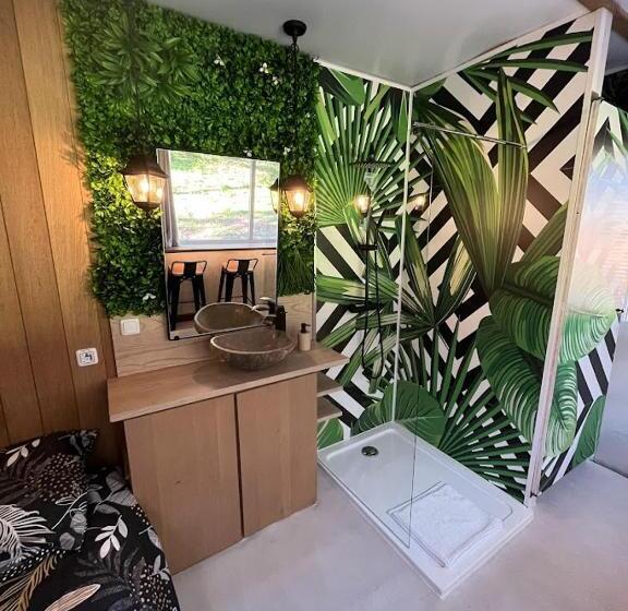 مبيت وإفطار La Cabane Du Champ Du Possible