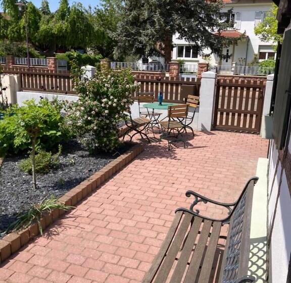 مبيت وإفطار La Clé Du Temps