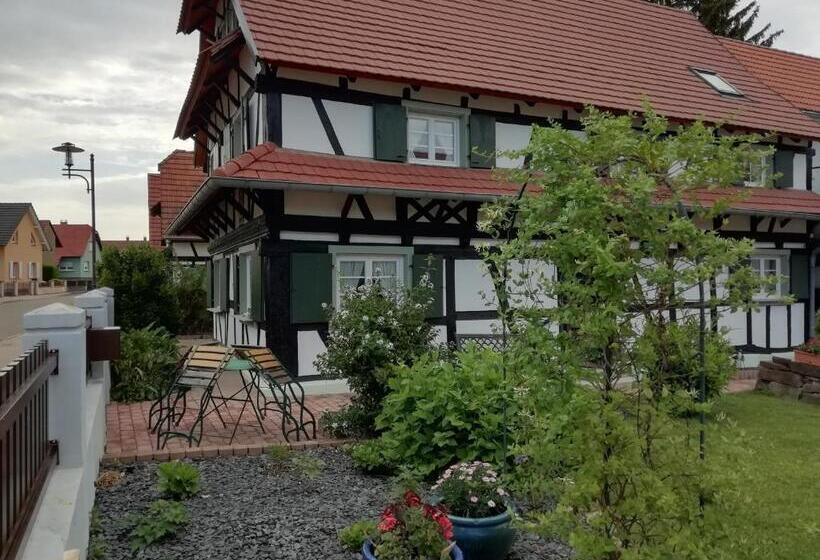 مبيت وإفطار La Clé Du Temps