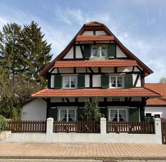 مبيت وإفطار La Clé Du Temps