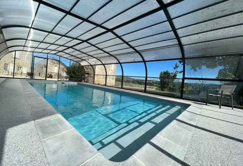 Aamiaismajoitus (B&B) Les Distinguées   Manoir De Bessodes