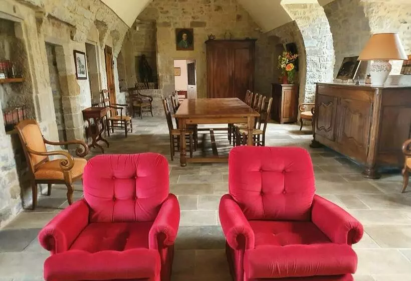 Aamiaismajoitus (B&B) Les Distinguées   Manoir De Bessodes