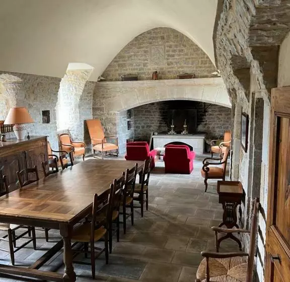 Aamiaismajoitus (B&B) Les Distinguées   Manoir De Bessodes