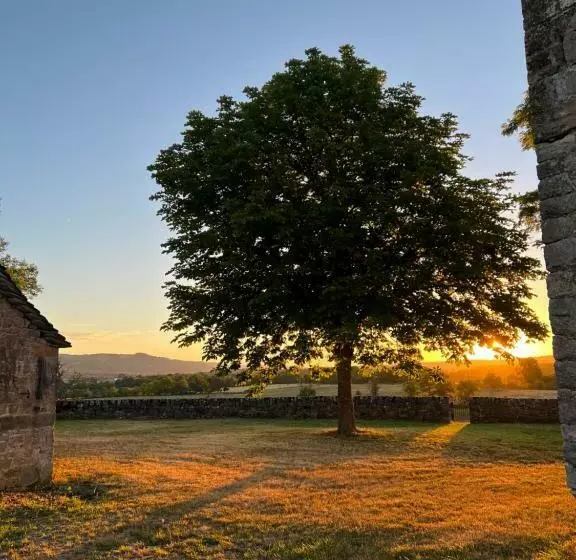 Aamiaismajoitus (B&B) Les Distinguées   Manoir De Bessodes