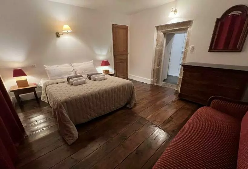 Aamiaismajoitus (B&B) Les Distinguées   Manoir De Bessodes