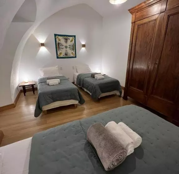 Aamiaismajoitus (B&B) Les Distinguées   Manoir De Bessodes