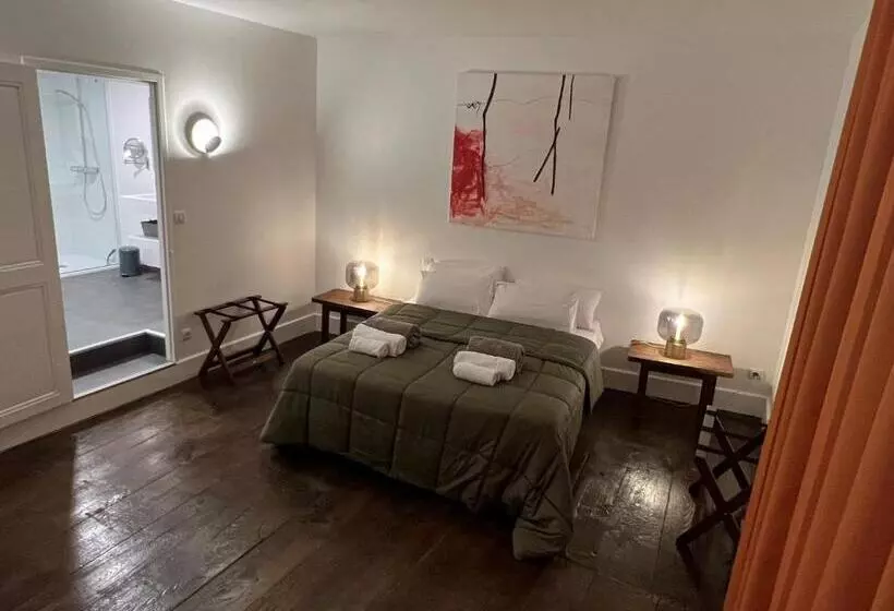 Aamiaismajoitus (B&B) Les Distinguées   Manoir De Bessodes