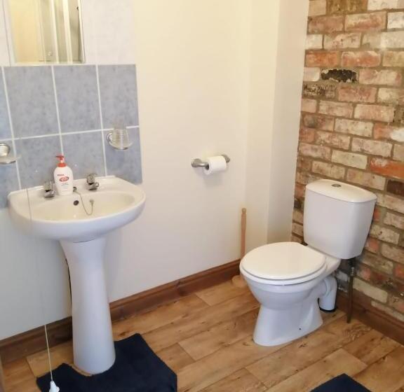 住宿加早餐  The Old School