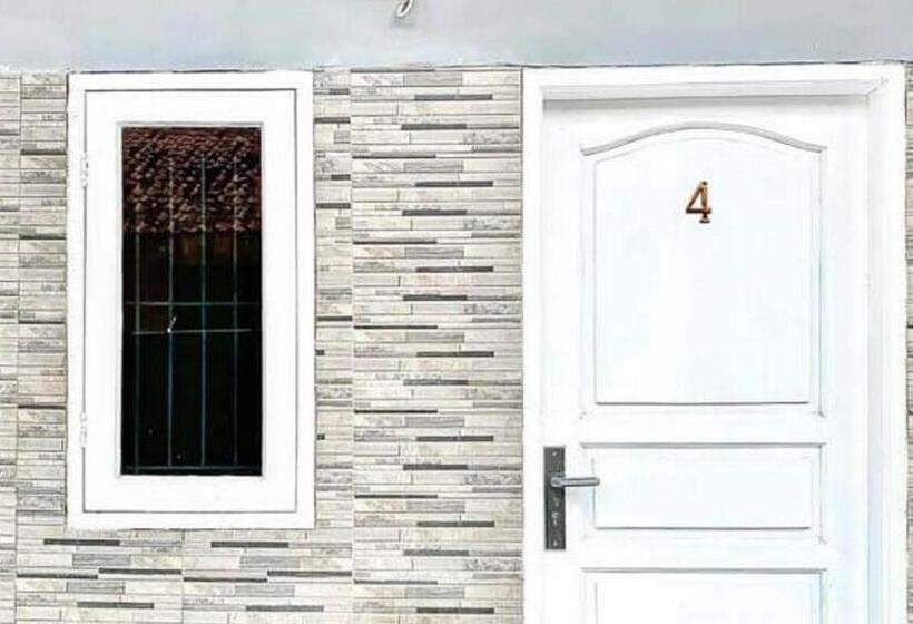 בית מלון כפרי Kai Homestay Near Anyer Beach Redpartner