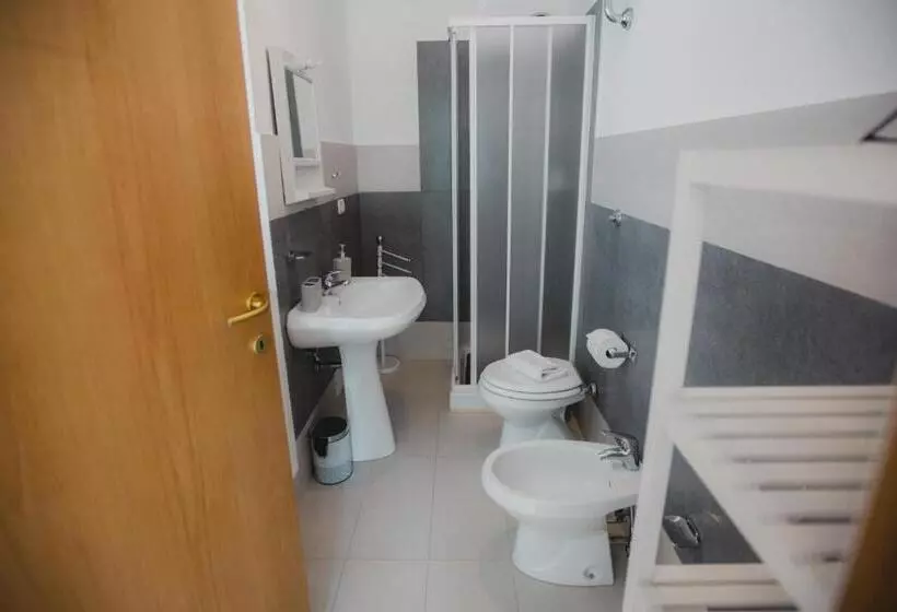 پانسیون Airport Inn Preturo Affittacamere