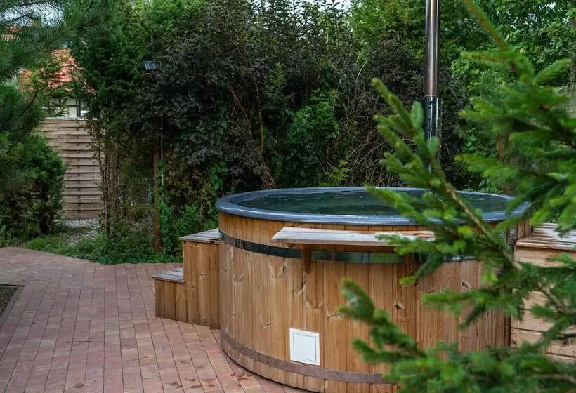 Hotelli Ostoja Dwa Jeziora