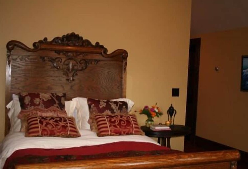 Отель Fearn Lodge