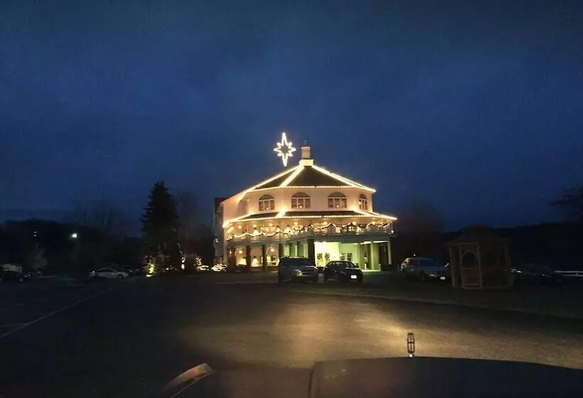 Hotelli Inn At Amish Door