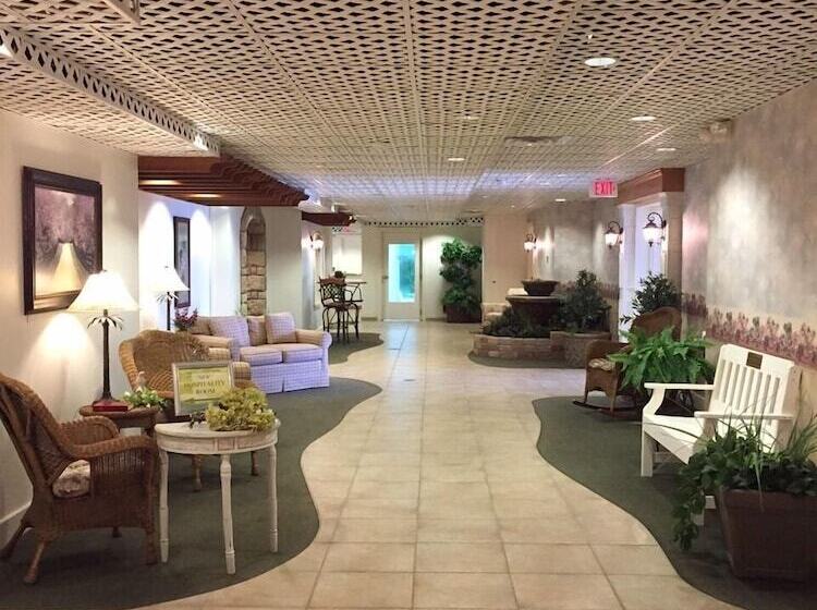 فندق Inn At Amish Door