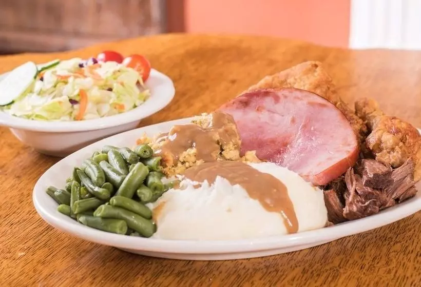 Hotelli Inn At Amish Door