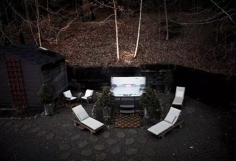 Hotelli Stickett Inn