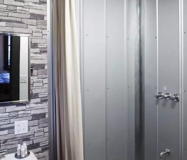 Hotelli Stickett Inn