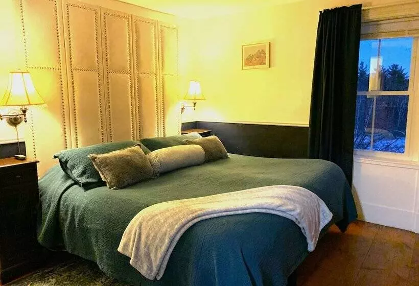 Hotelli The Birchwood Inn