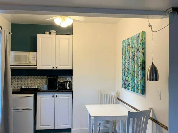 호텔 The Birchwood Inn