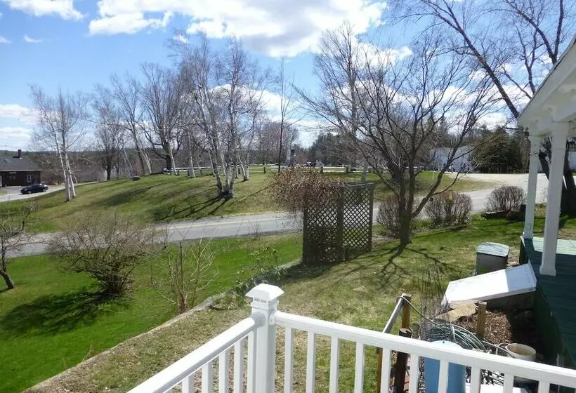 Hotelli The Birchwood Inn