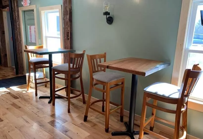 Hotelli The Birchwood Inn